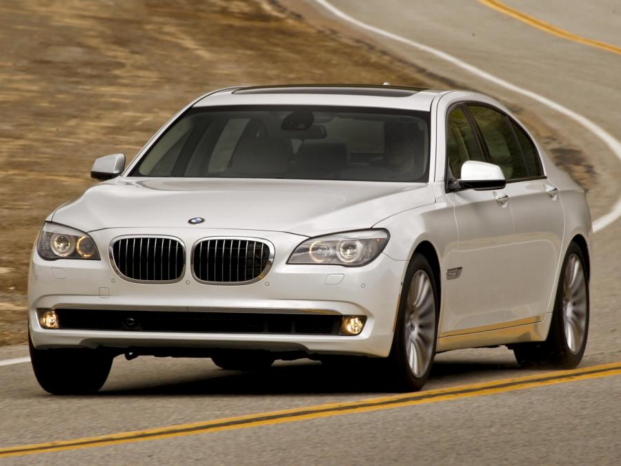  BMW 750Li 2008 года  (US) (фото 11 из 16)
